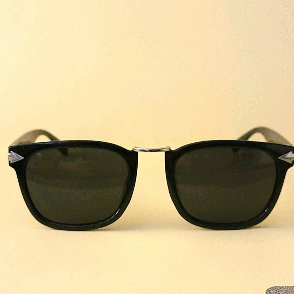 Black Frame Sunglasses